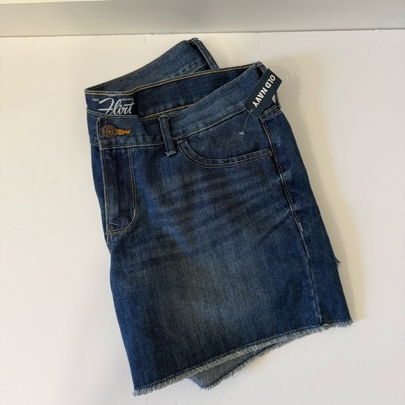 Old Navy The Flirt Blue Jean Shorts Size 10 Classic Cut Off  and Frayed Hem - Picture 8 of 8